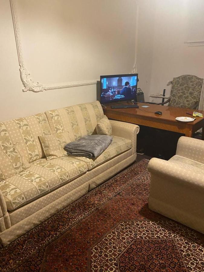 Apartment 3 60 Kowalska 30 *